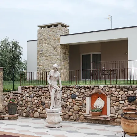 בית נופש La Rondinella *